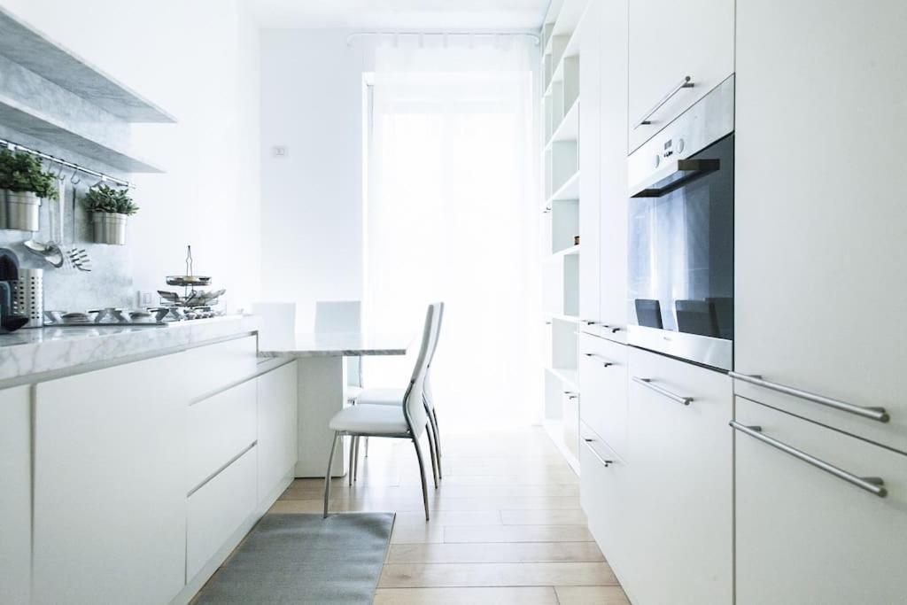 Charming Home Near Duomo Milan Luaran gambar
